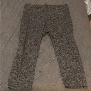 Old Navy Active Striped Cropped Leggings